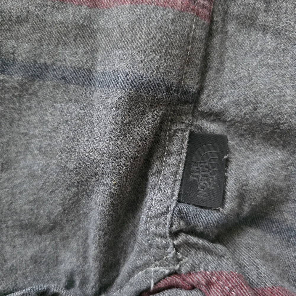 The North Face Plaid Button Up Flannel Cotton Shirt Mens XXL Gray Red - Picture 3 of 8